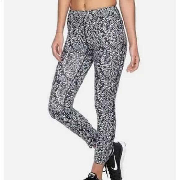 NIKE Pronto Essential Running Crop Pants Tights 777168-010 - Picture 1 of 10